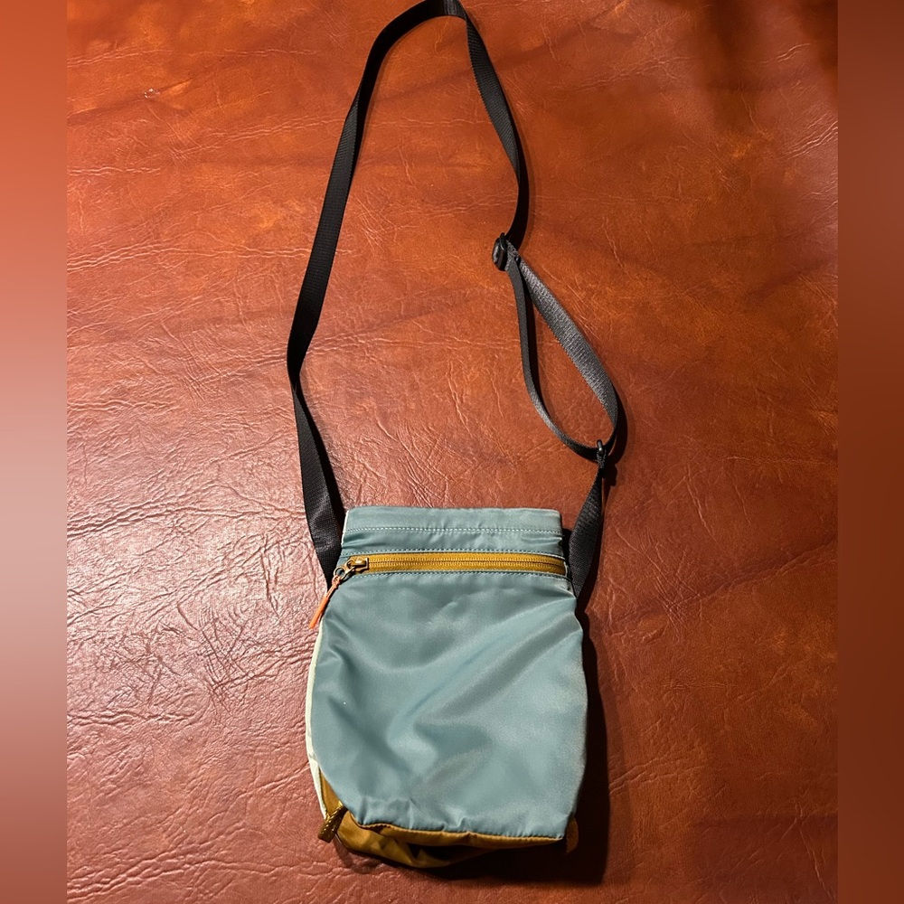 Brand new lululemon water bottle bag